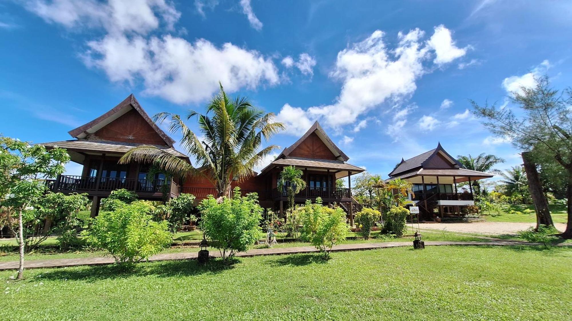 Thailife Wellness & Meditation Resort- Sha 4* 拷叻